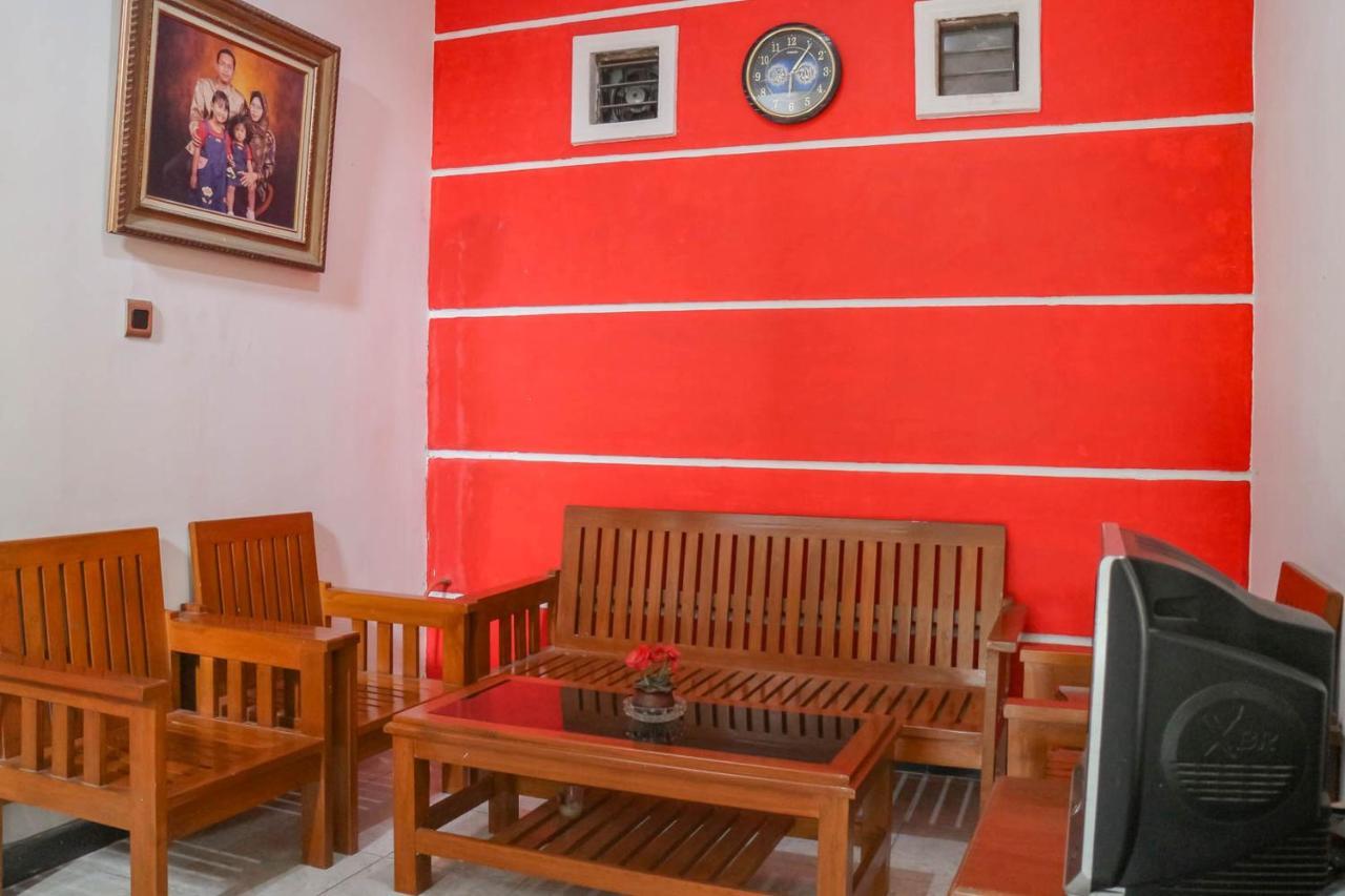 Wisma Vandera Syariah Garut Mitra Reddoorz Esterno foto